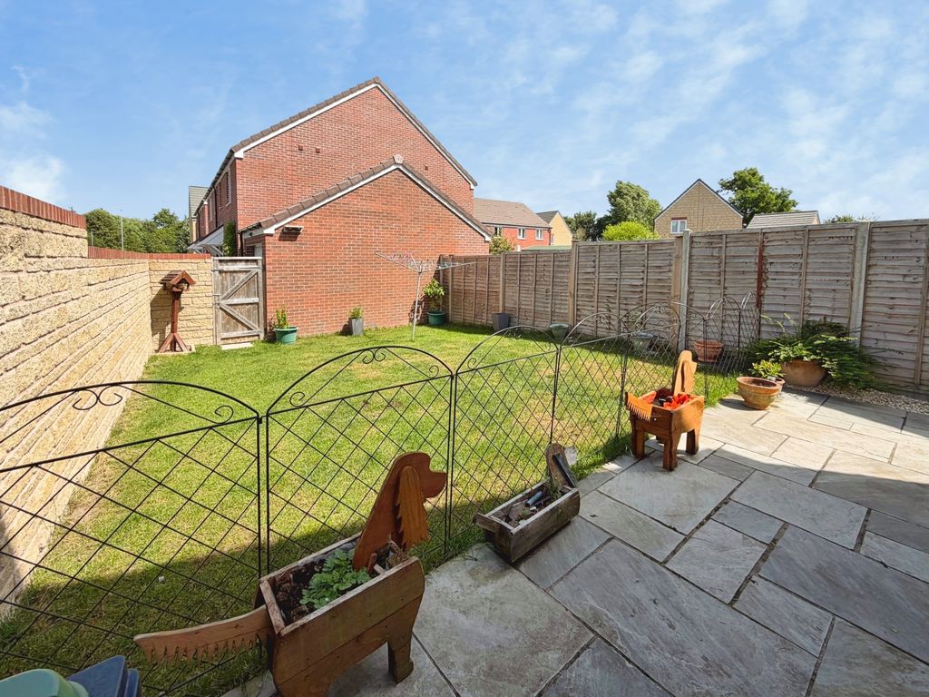 Property photo 2 of 21