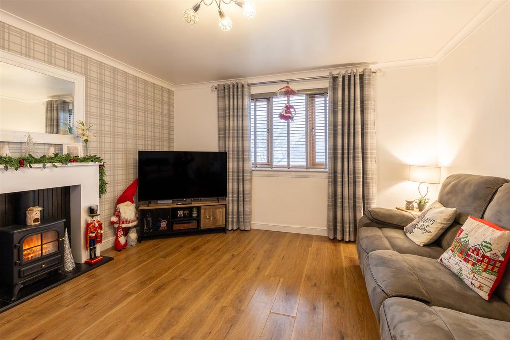 Property photo 2 of 19 S002.Jpg