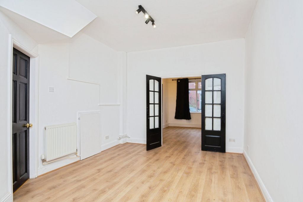 Property photo 2 of 15 Dining Room