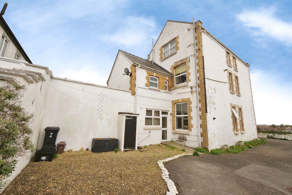 Property photo 1 of 24