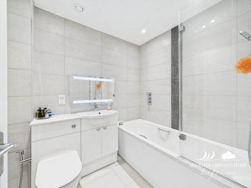 Additional image 26 of 4 bed town house for saleCarne Place, Port Solent, Portsmouth PO6