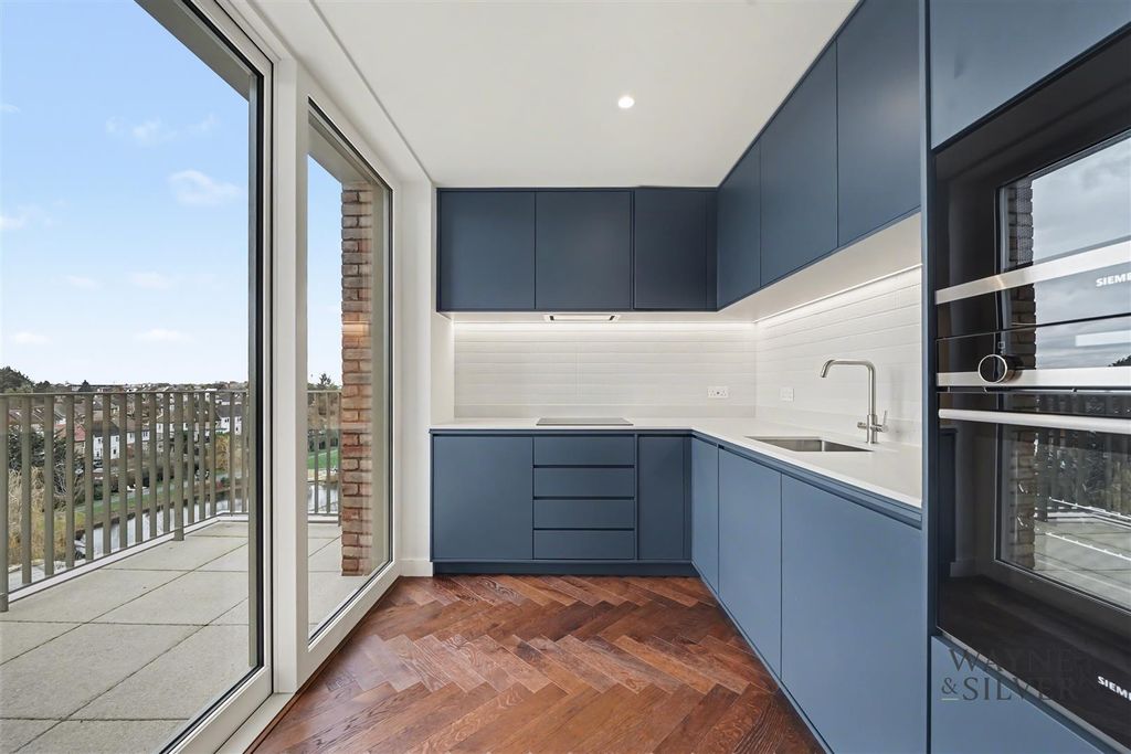 Property photo 2 of 15 F-05-01