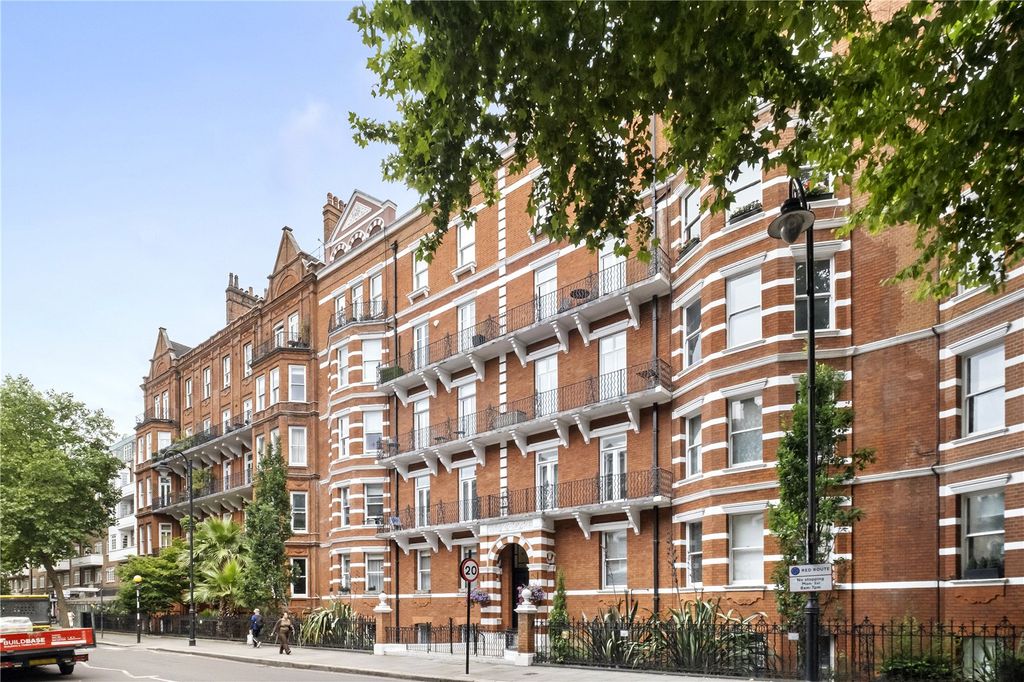 Property photo 3 of 17 Exterior