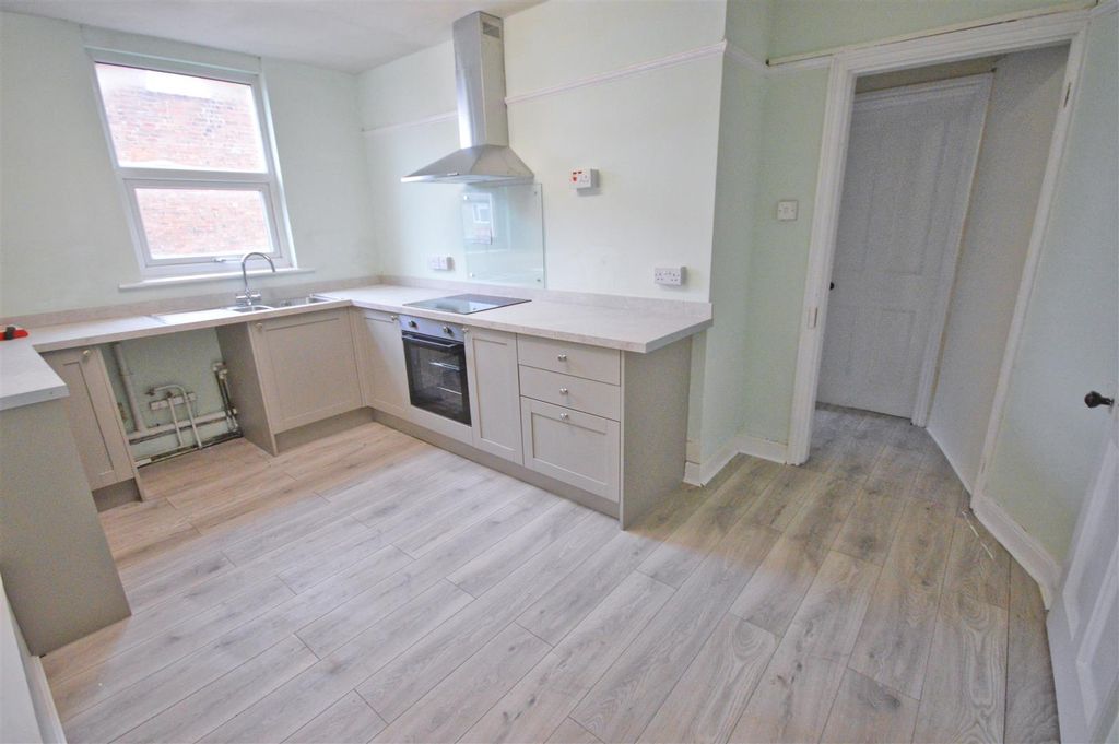 Property photo 3 of 11 Kitchen 1.Jpg