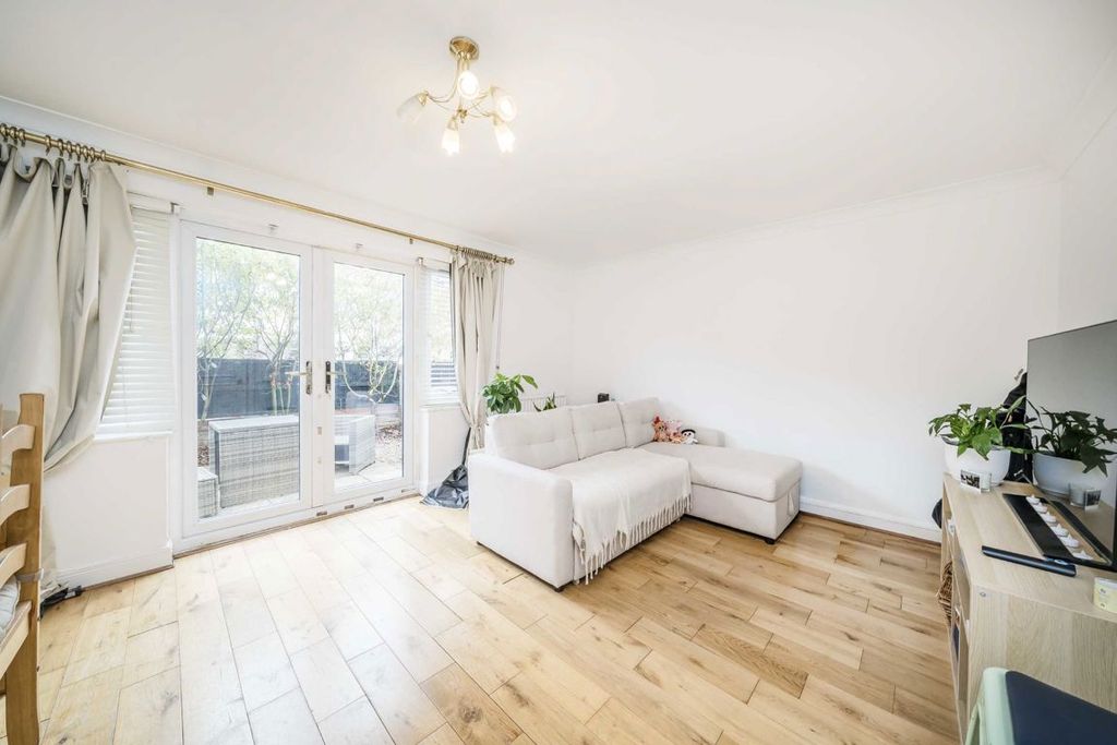 Property photo 2 of 7
