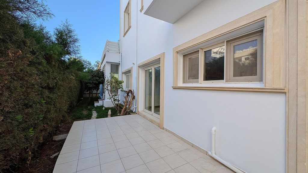 Property photo 2 of 47