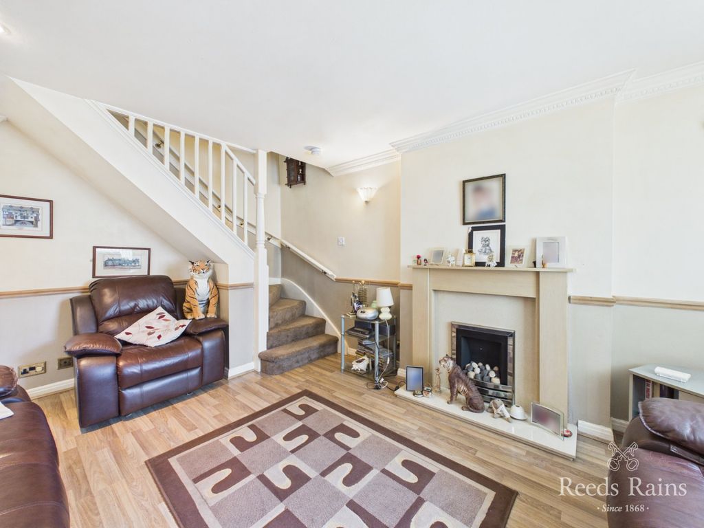 Property photo 3 of 17 Sitting Room