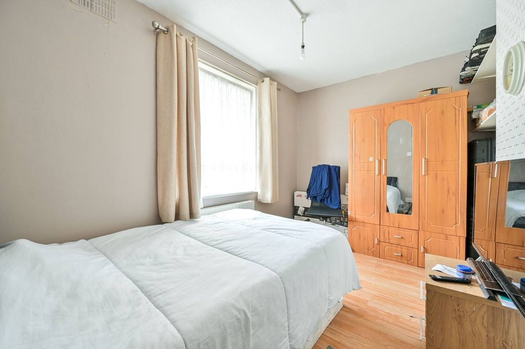 Property photo 1 of 6
