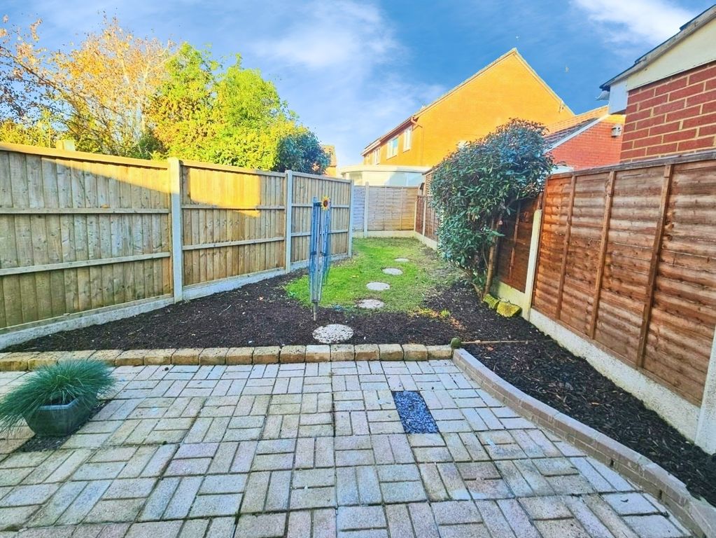 Property photo 3 of 17 Pbox-Garden-332558.Jpg