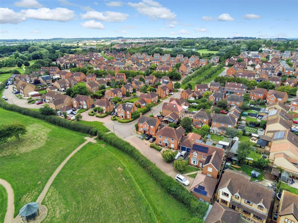 Property photo 2 of 27 Tattenhoehartland2.Jpg