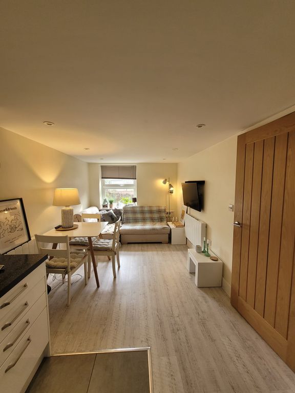 Property photo 3 of 28