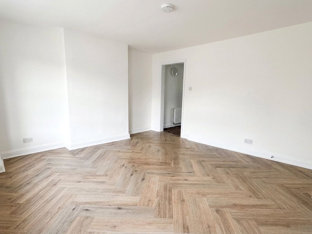 Property photo 3 of 10 Picture No. 06