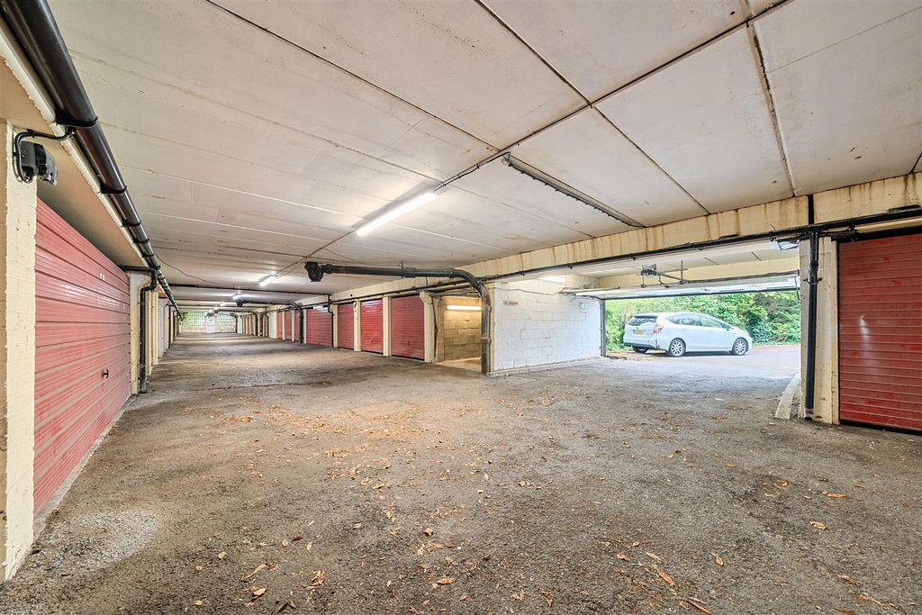 Property photo 3 of 5