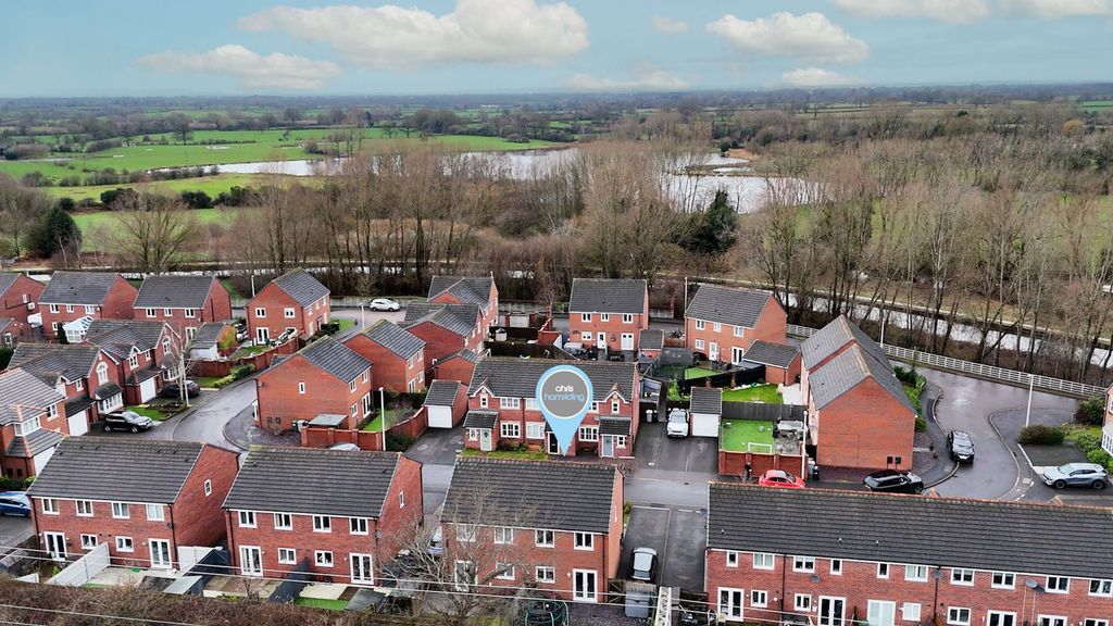 Property photo 3 of 25