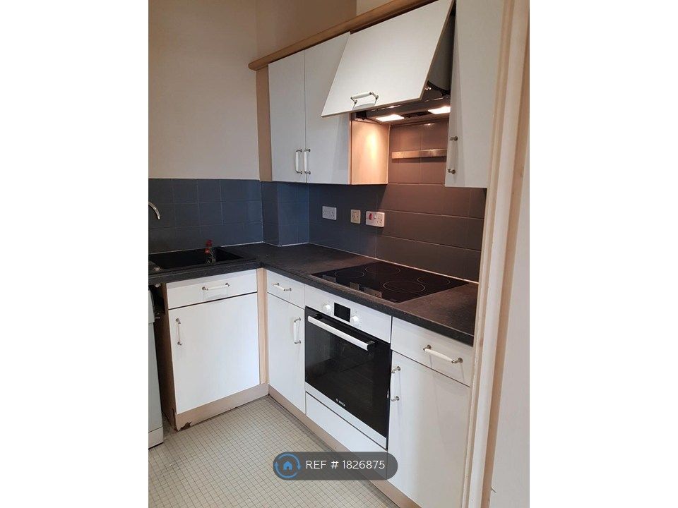 Property photo 1 of 9 Kitchen