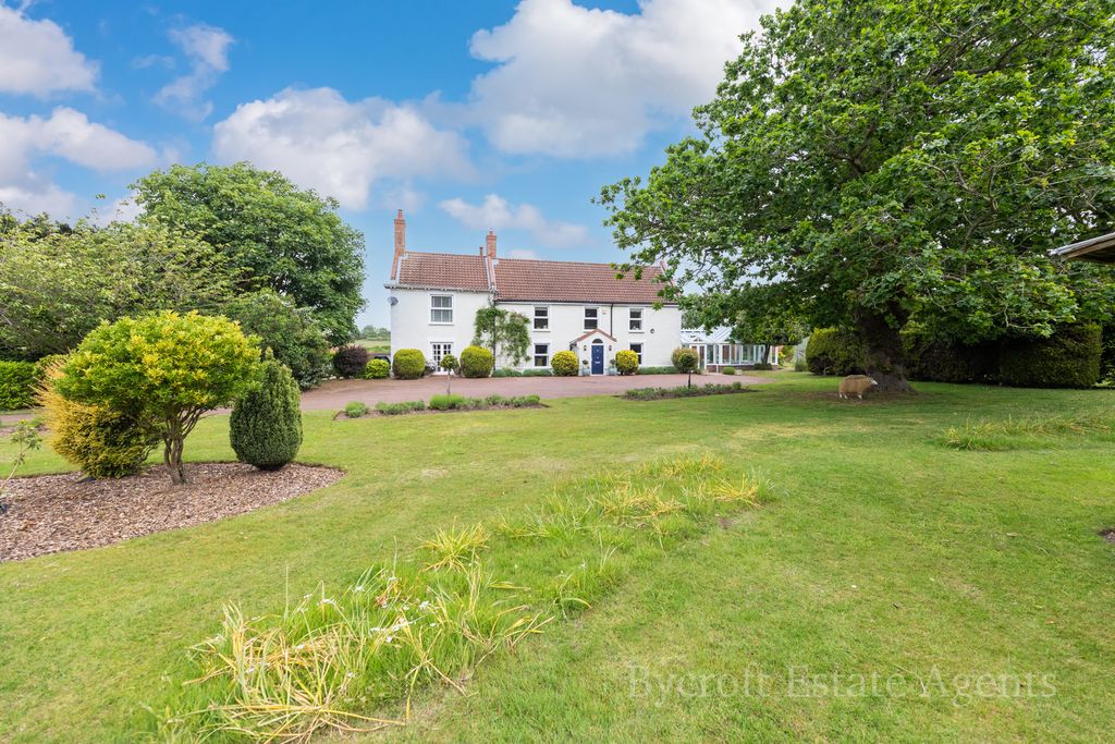 Property photo 2 of 38