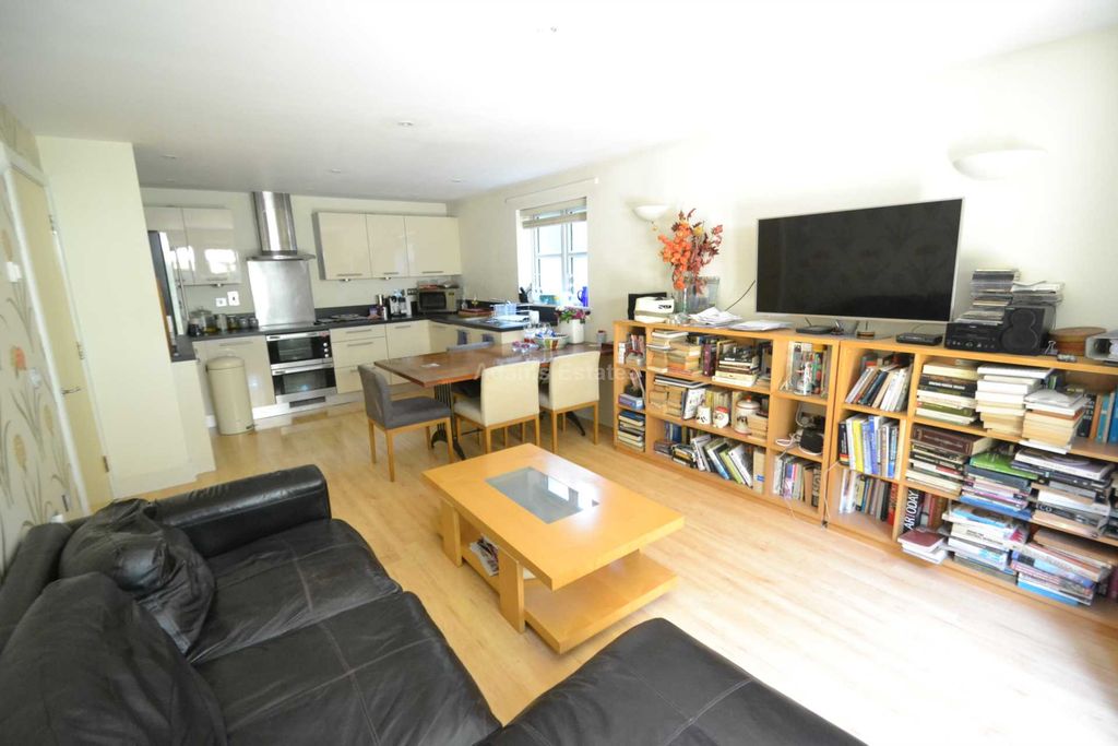 Property photo 2 of 9