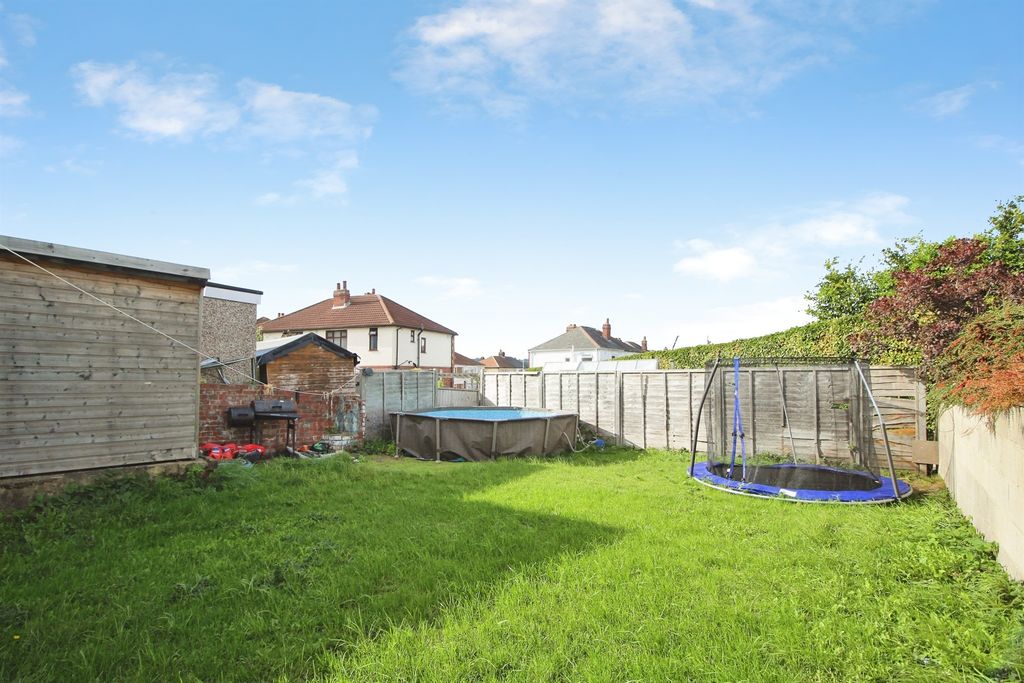 Property photo 2 of 16