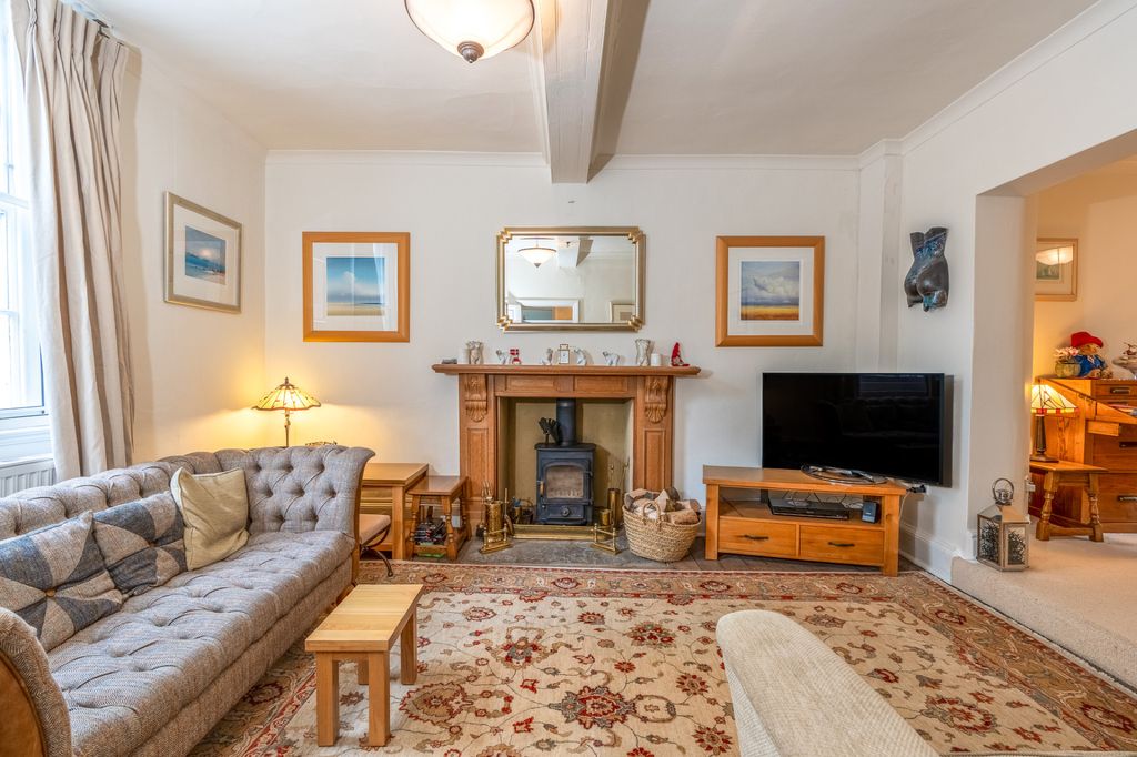 Property photo 3 of 31