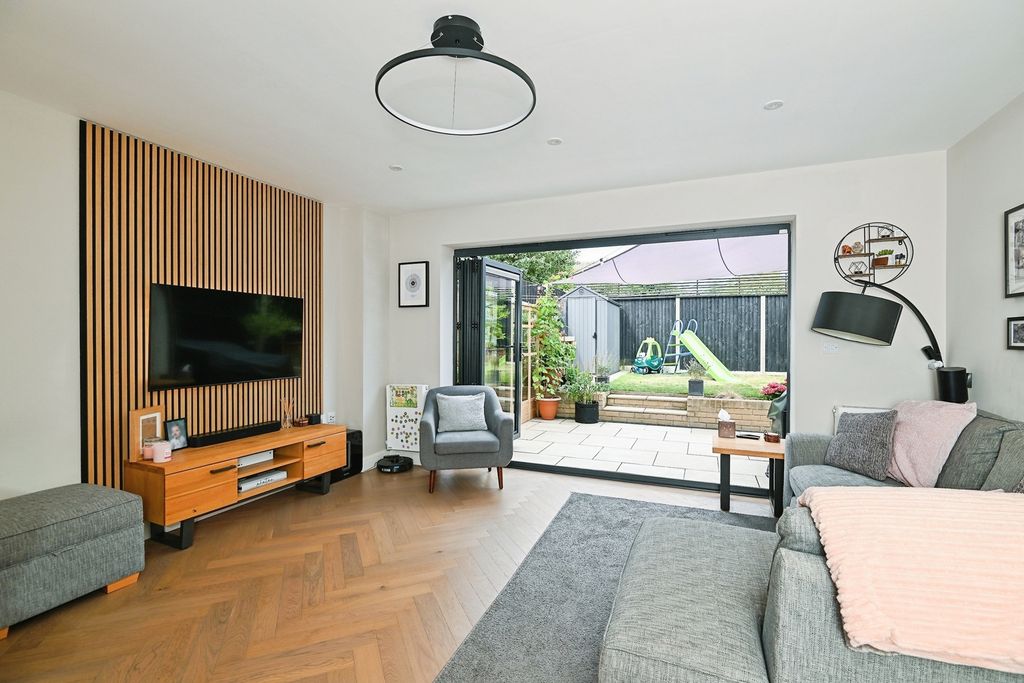 Property photo 2 of 14 Pbox-Img.Jpg