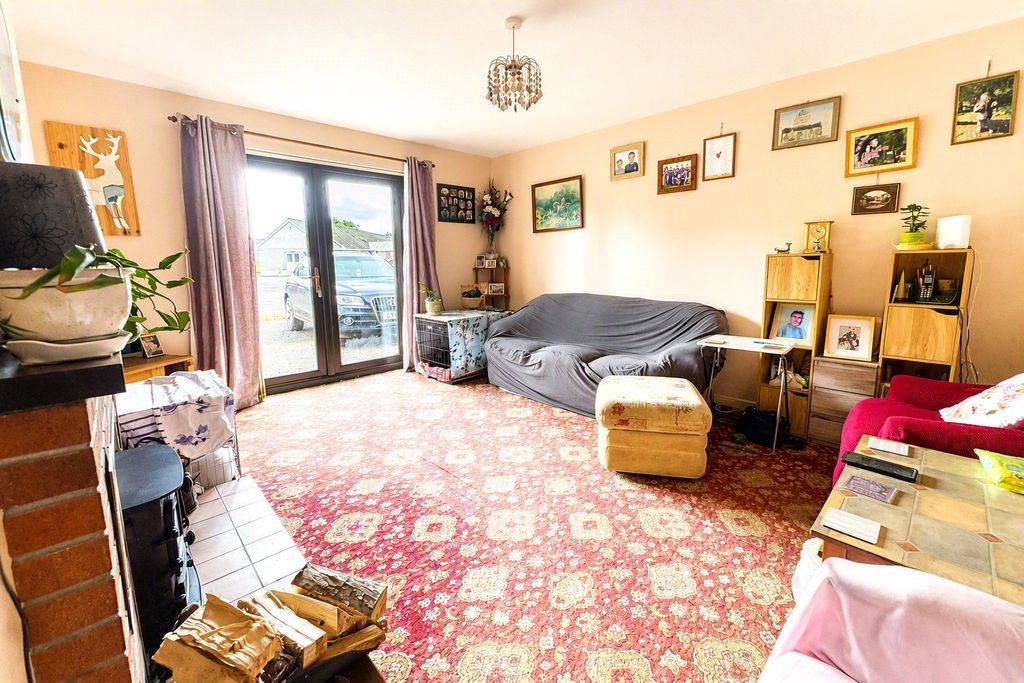 Property photo 2 of 17 Picture No. 02
