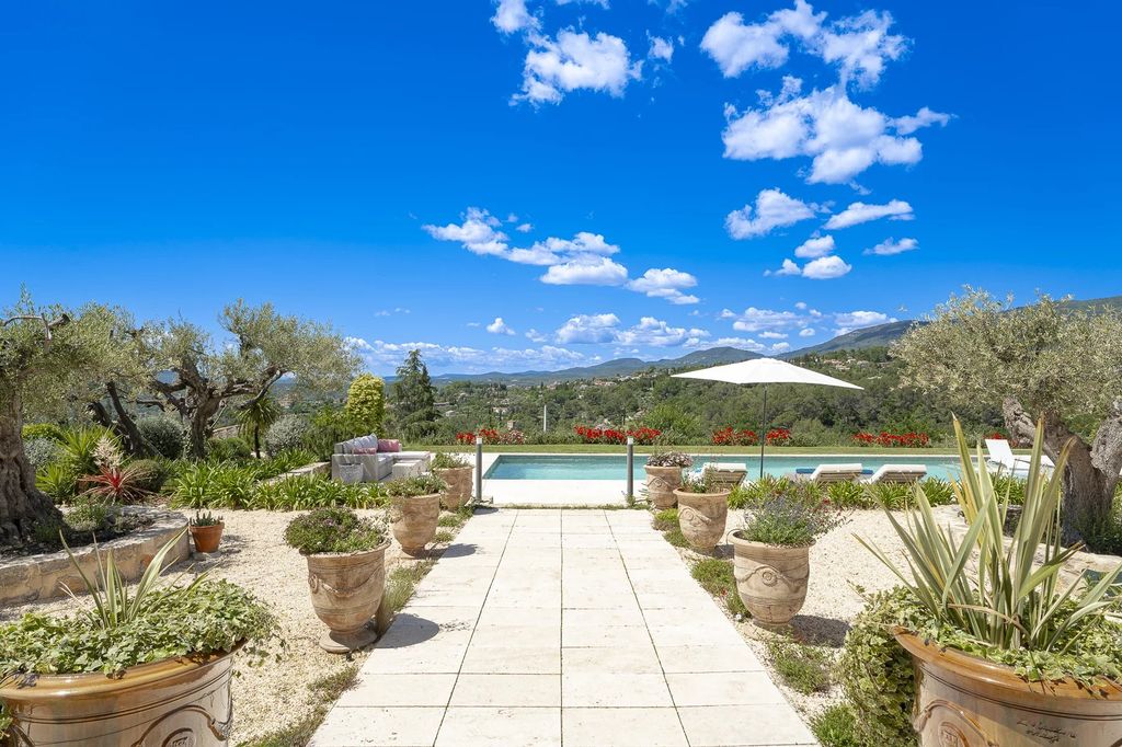 Property photo 3 of 28