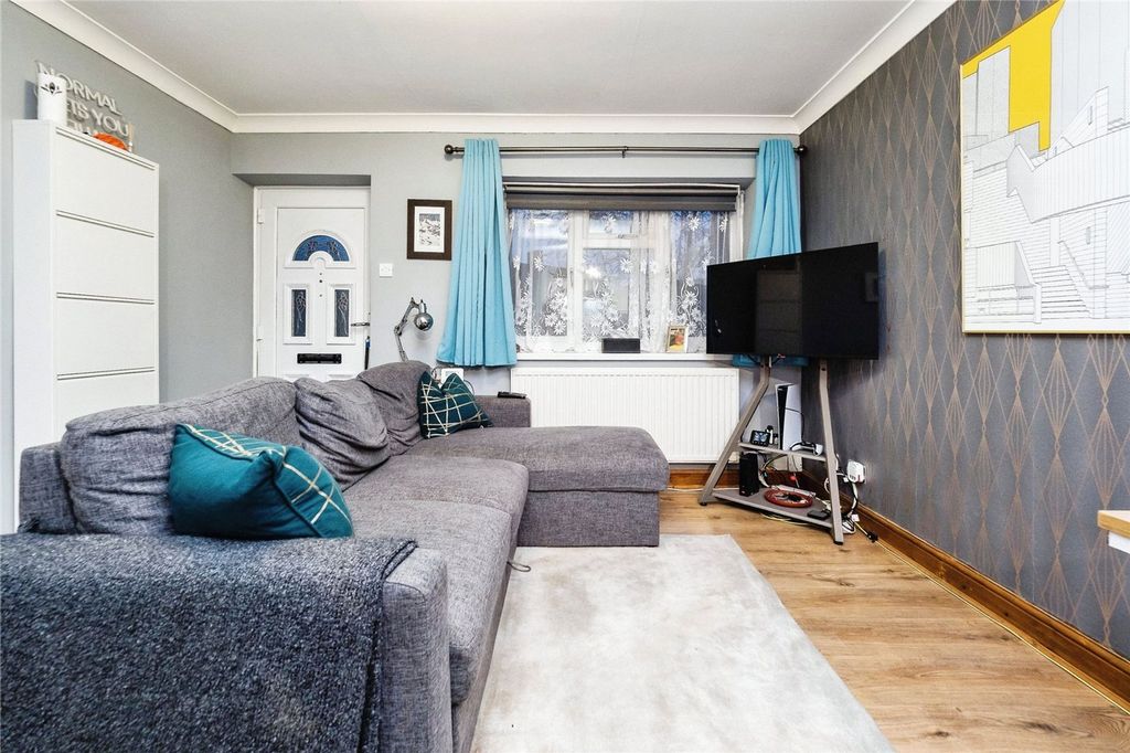 Property photo 1 of 9 Picture No. 16