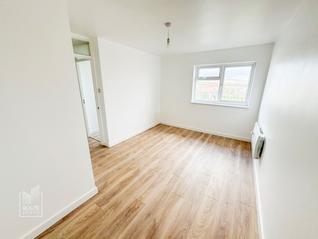 Property photo 3 of 7 Photo 5