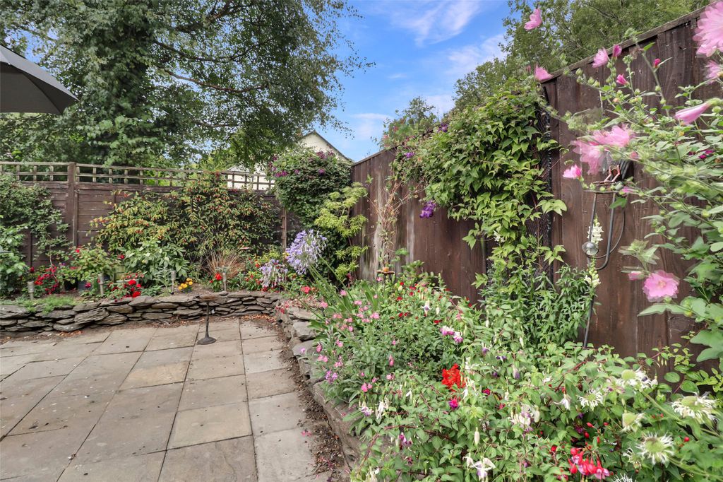 Property photo 2 of 23 2 - Picture No. 20