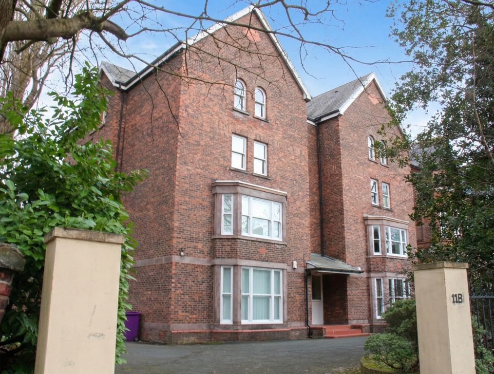 Property photo 2 of 10 Front