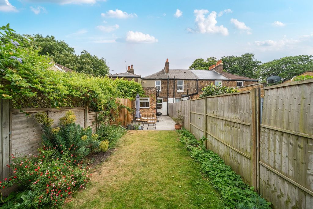 Property photo 2 of 18 Picture No. 01
