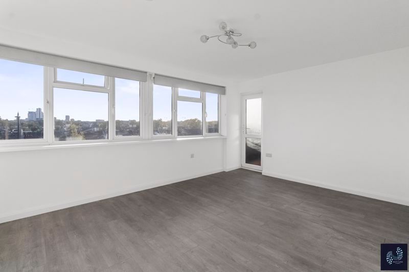 Property photo 3 of 8 Photo 1