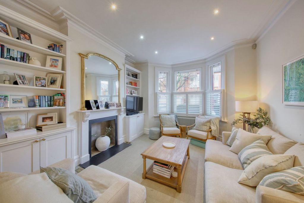 Property photo 2 of 17