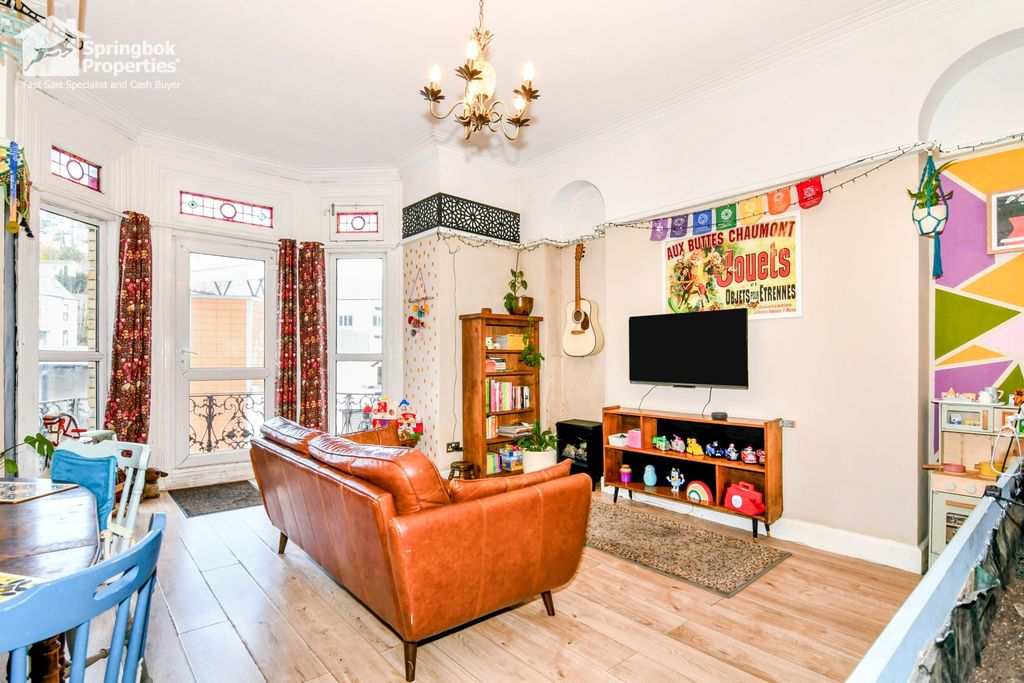 Property photo 3 of 12 Image 2