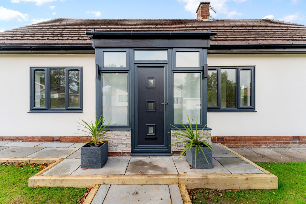 Property photo 3 of 41 Photograph 5