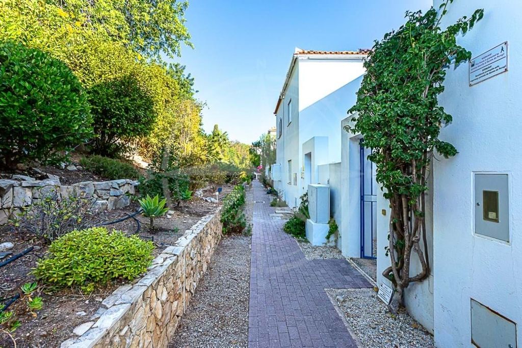 Property photo 3 of 25