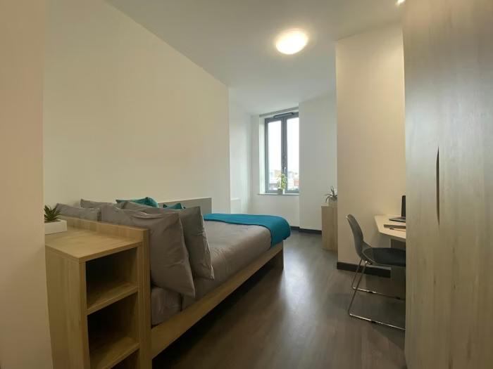 Property photo 1 of 33