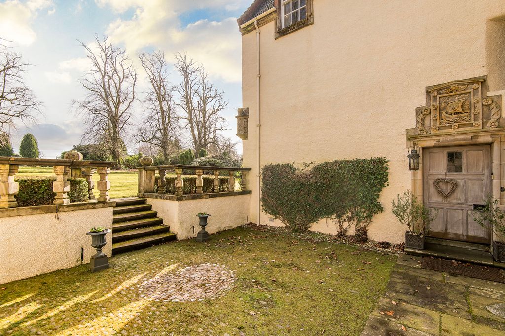 Property photo 3 of 50