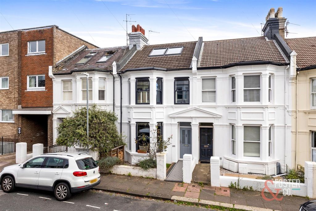 Property photo 1 of 41 Compton Road, 20-036.Jpg