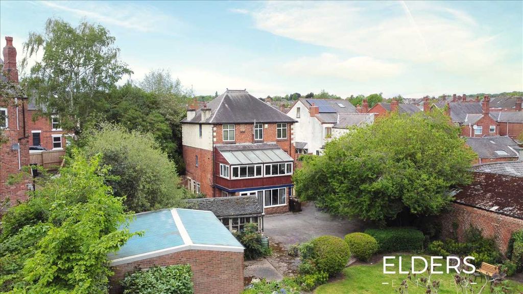 Property photo 2 of 33