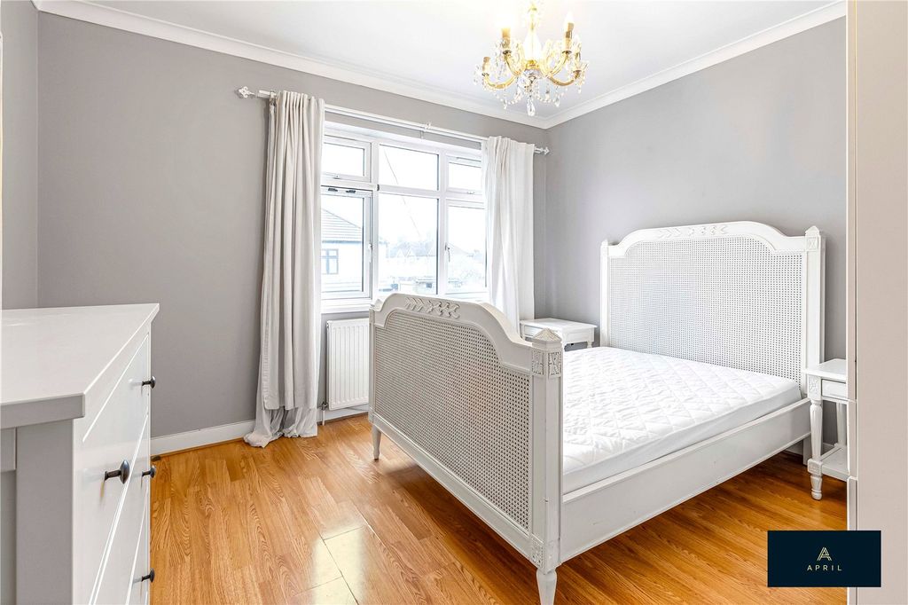 Property photo 2 of 11 Picture No. 28