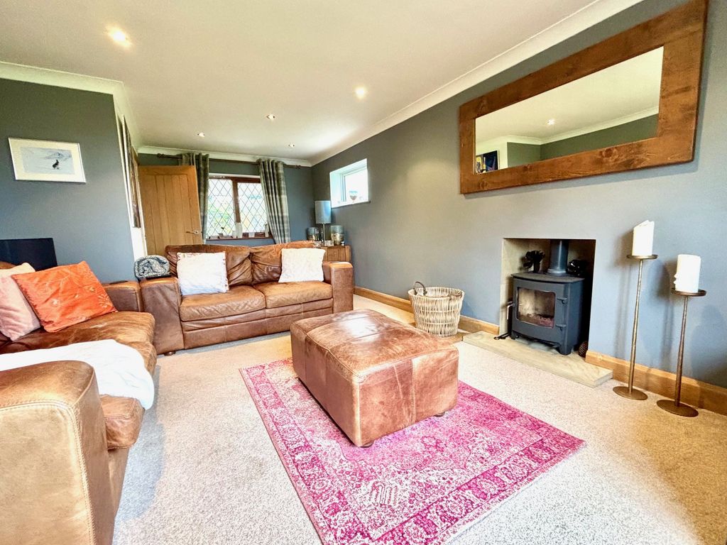 Property photo 3 of 25