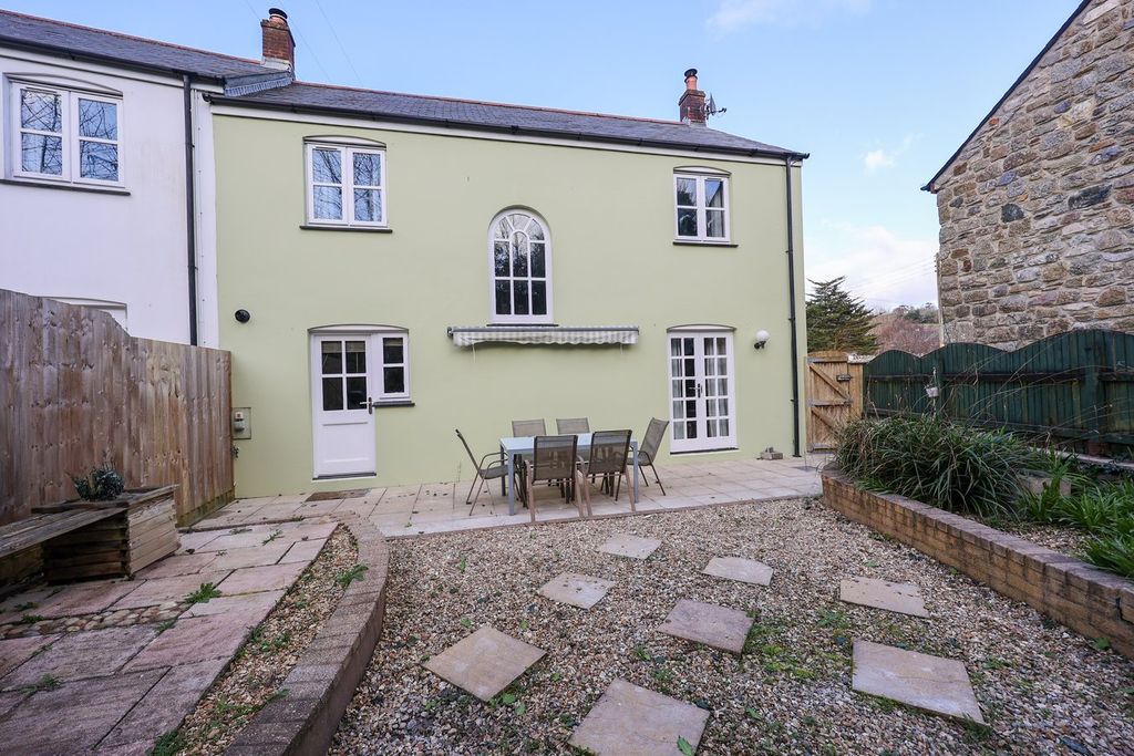 Property photo 2 of 18