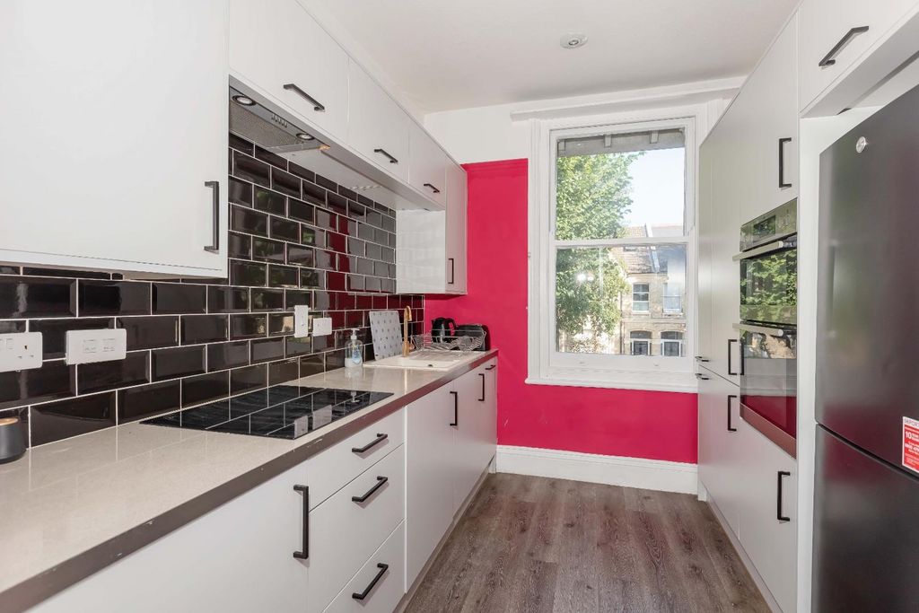 Property photo 3 of 18 Sackville Rd_10.Jpg