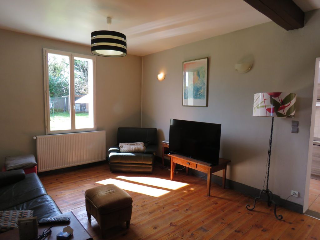 Property photo 2 of 27