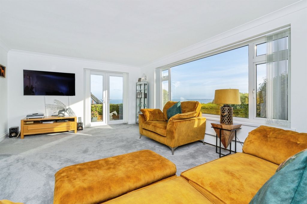 Property photo 2 of 34