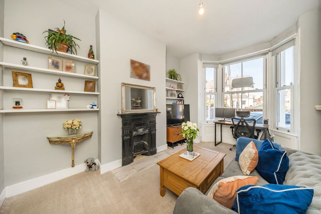 Property photo 1 of 6