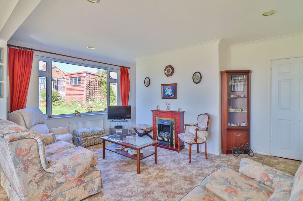 Property photo 2 of 21