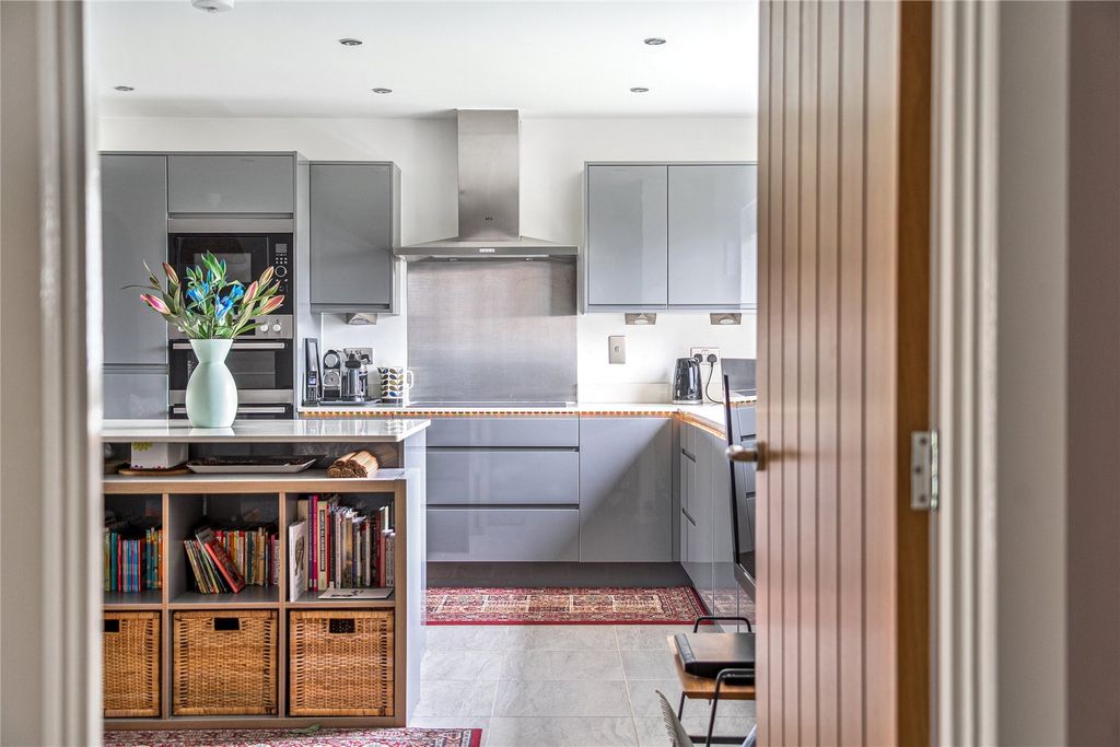 Property photo 3 of 15 Kitchen