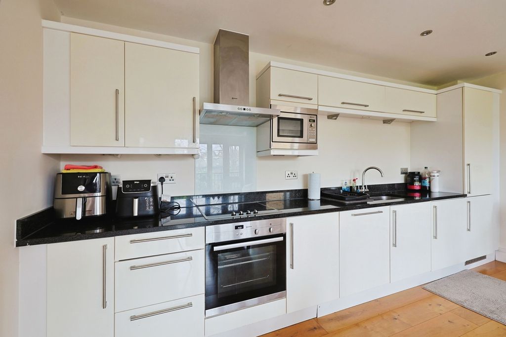 Property photo 2 of 22 Kitchen